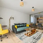 B-holiday Luxury Urban Plaza