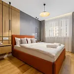 B-holiday Luxury Urban Plaza براشوف