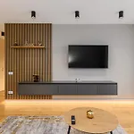 B-holiday Luxury Urban Plaza * براشوف