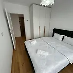 B-holiday Luxury Urban Plaza Apartment Brasov
