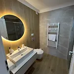 B-holiday Luxury Urban Plaza *