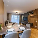 B-holiday Luxury Urban Plaza Apartment Brasov