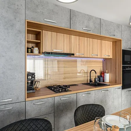 B-holiday Luxury Urban Plaza *