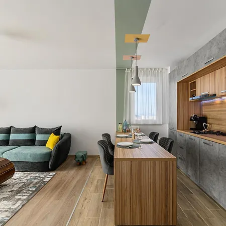 B-holiday Luxury Urban Plaza * Брашов