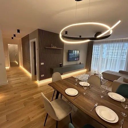 B-holiday Luxury Urban Plaza * Brașov