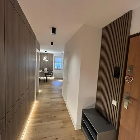 B-holiday Luxury Urban Plaza Apartament *