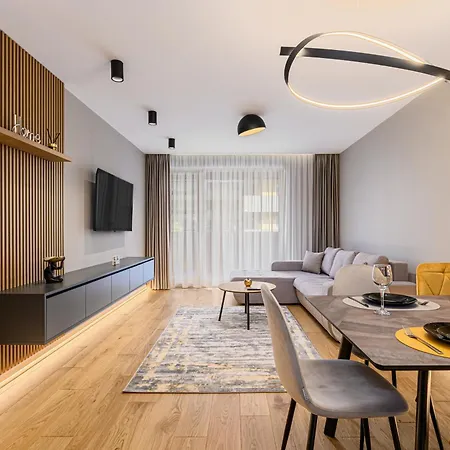 B-holiday Luxury Urban Plaza