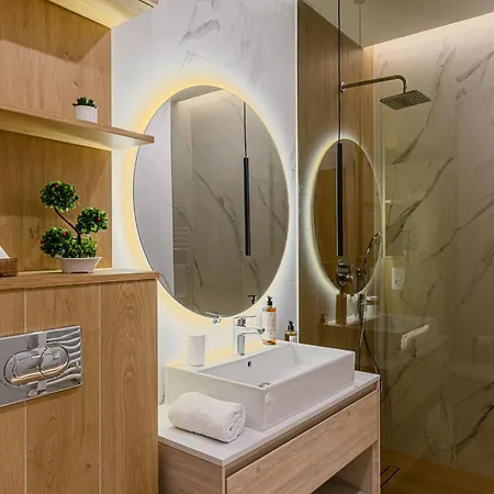 B-holiday Luxury Urban Plaza Apartament *