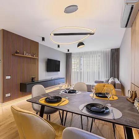 B-holiday Luxury Urban Plaza *