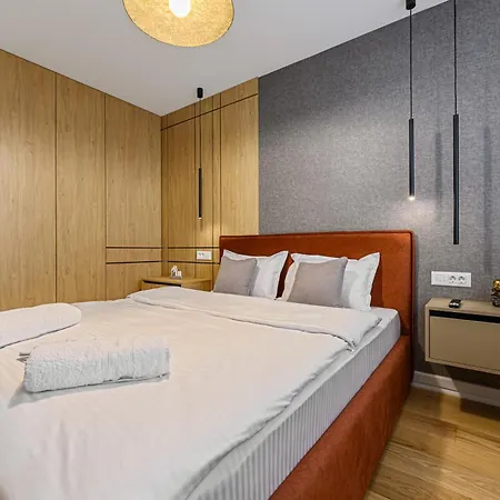 B-holiday Luxury Urban Plaza