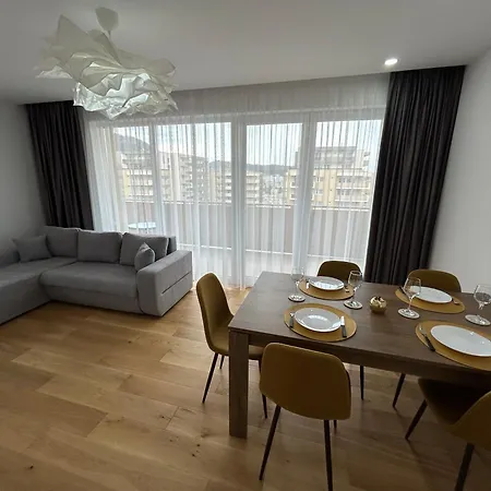 B-holiday Luxury Urban Plaza