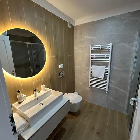 B-holiday Luxury Urban Plaza *