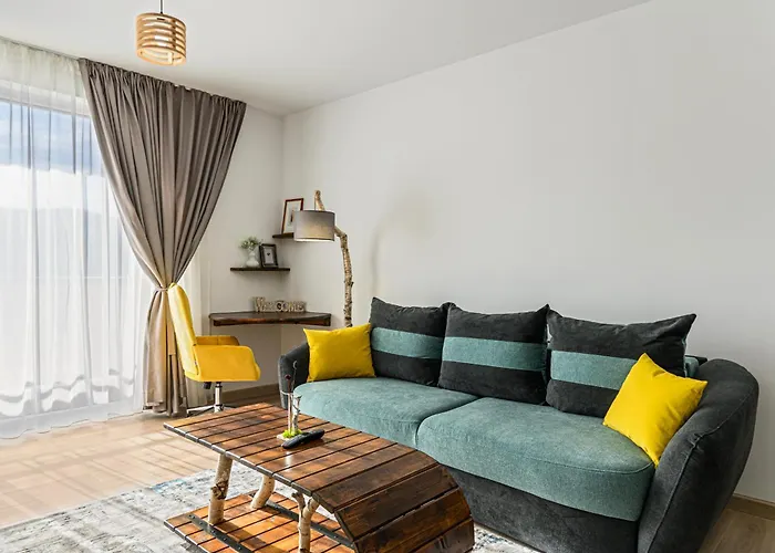 B-holiday Luxury Urban Plaza Daire Braşov