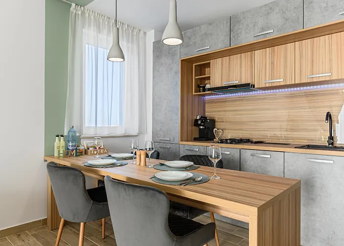 B-holiday Luxury Urban Plaza Апартаменти *