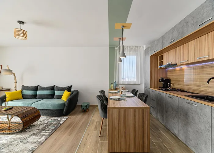 B-holiday Luxury Urban Plaza * Брашов