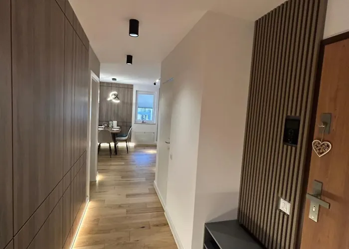 B-holiday Luxury Urban Plaza Apartment *