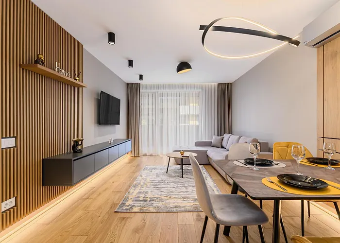 B-holiday Luxury Urban Plaza