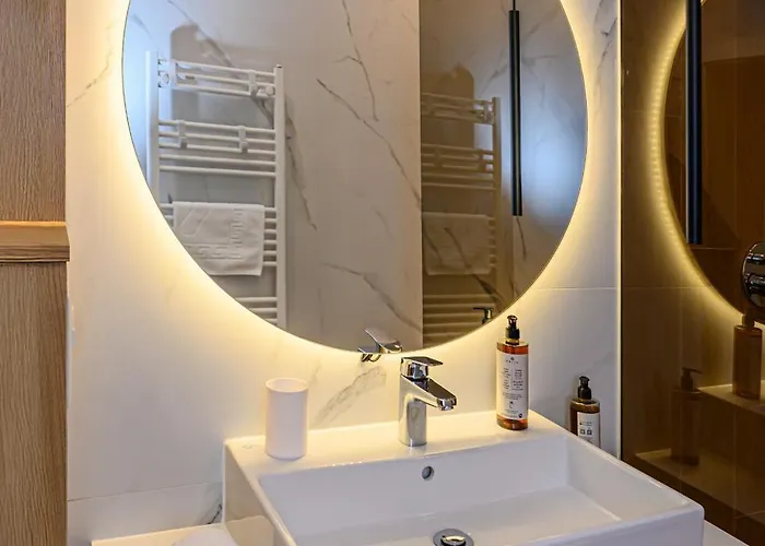 B-holiday Luxury Urban Plaza * Braşov