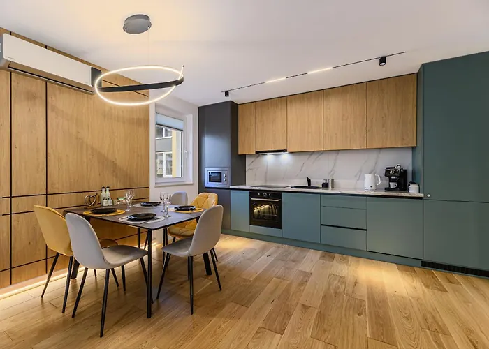 B-holiday Luxury Urban Plaza Apartment Brasov