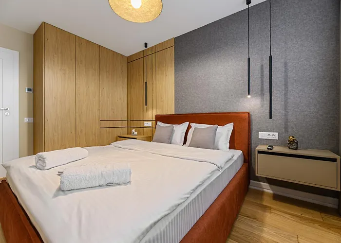 B-holiday Luxury Urban Plaza