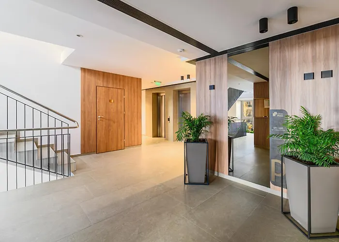 B-holiday Luxury Urban Plaza Апартаменти