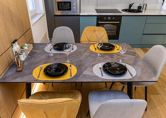 B-holiday Luxury Urban Plaza *