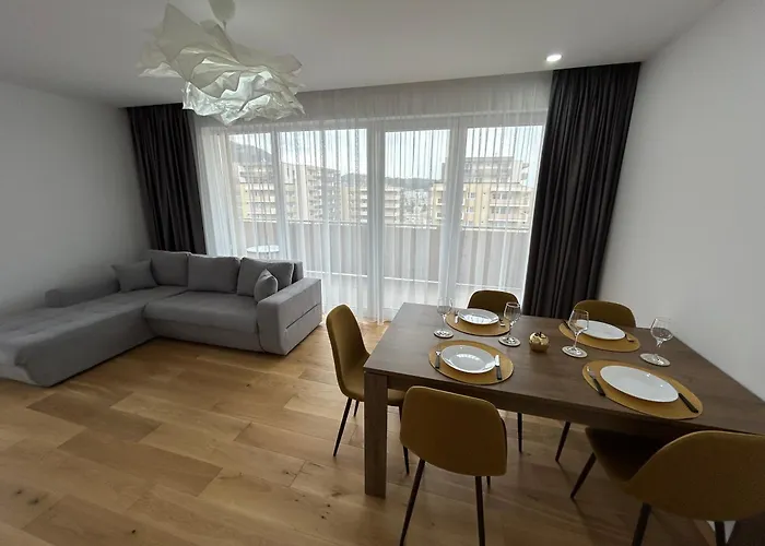 B-holiday Luxury Urban Plaza