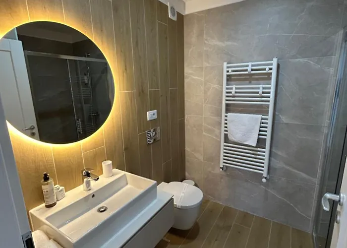 B-holiday Luxury Urban Plaza *